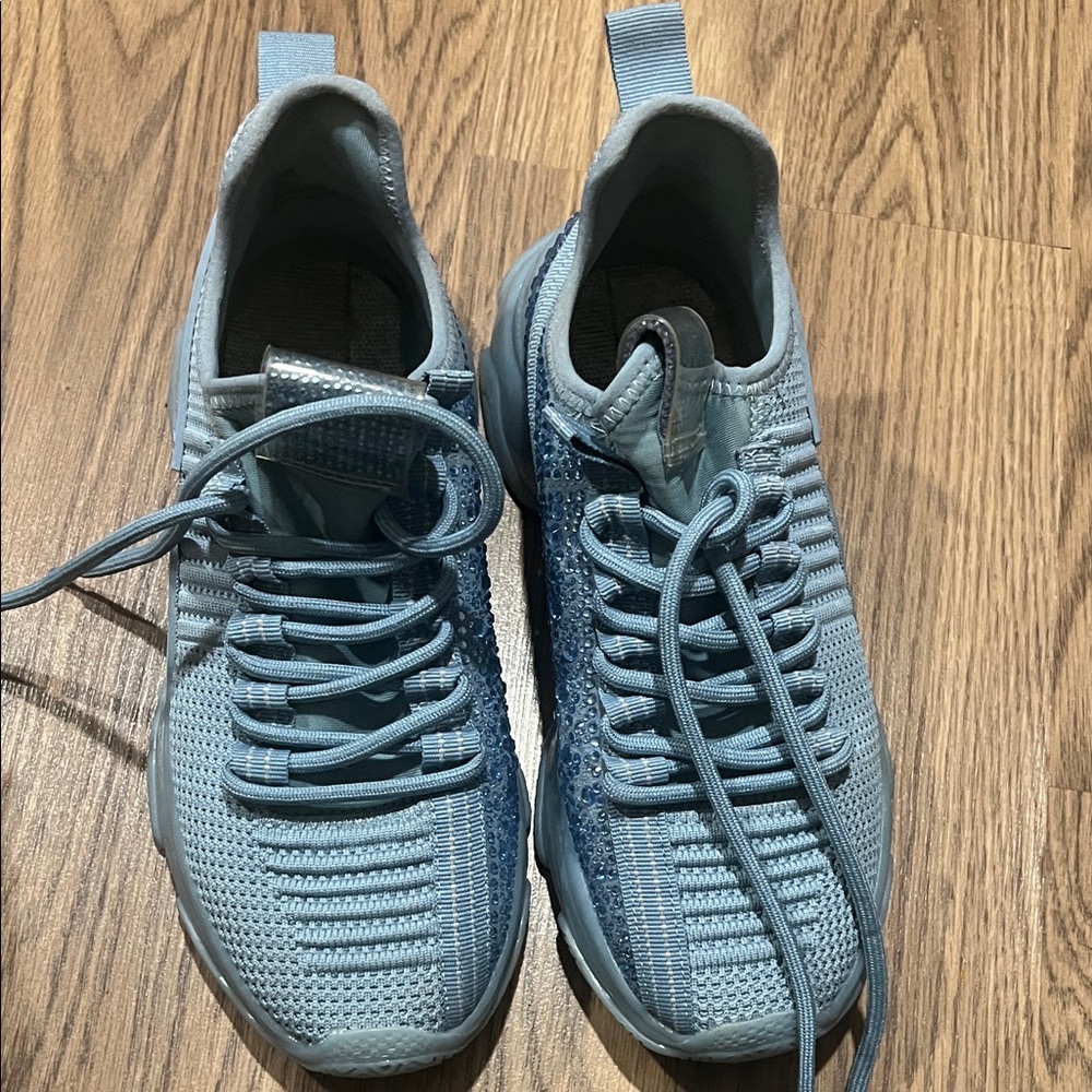 Women  Lightweight Knit Athletic Sneakers - Light Blue Steve Madden